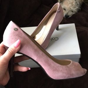 Calvin Klein Light Purple Suede Pump 8M